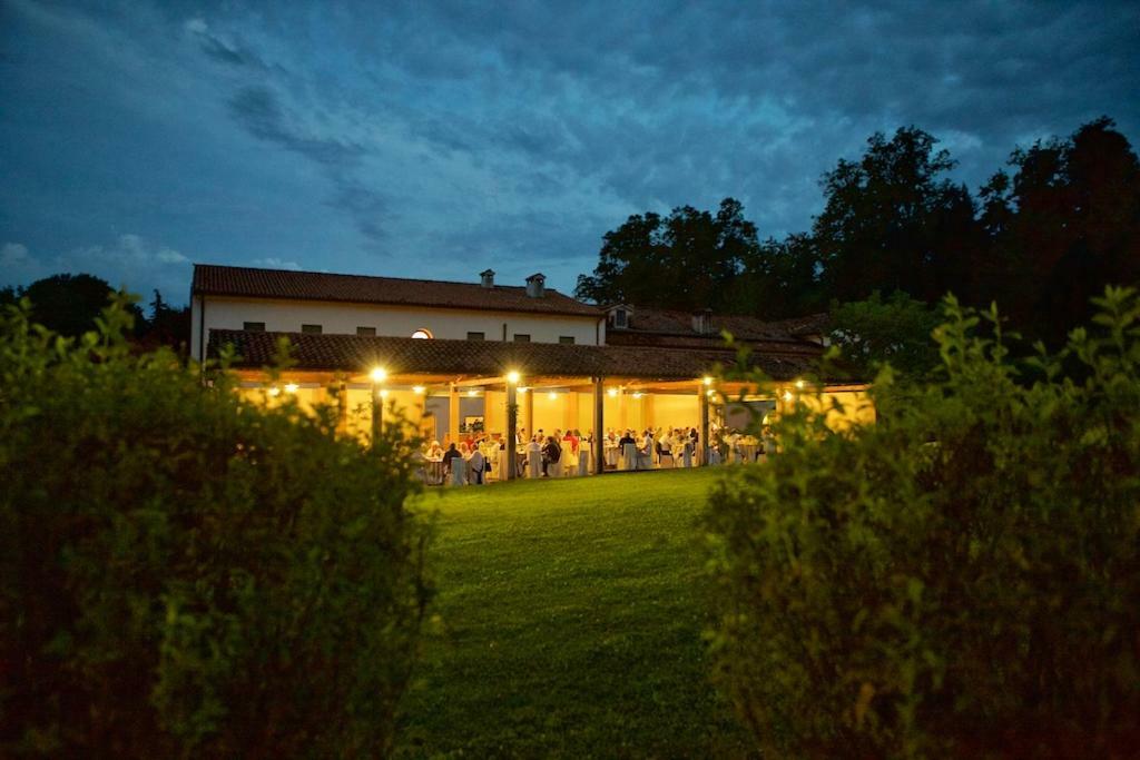 Locanda Perinella Castelgomberto Luaran gambar