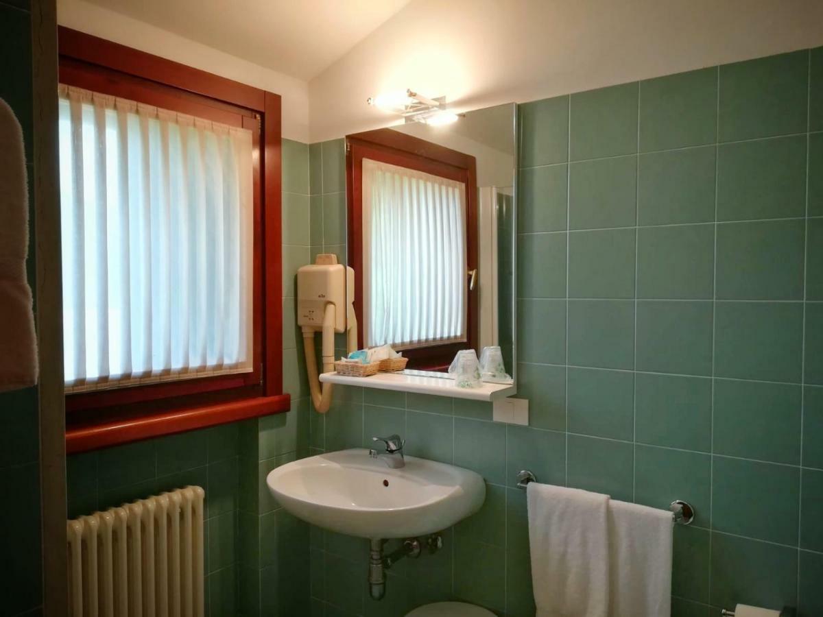 Locanda Perinella Castelgomberto Luaran gambar